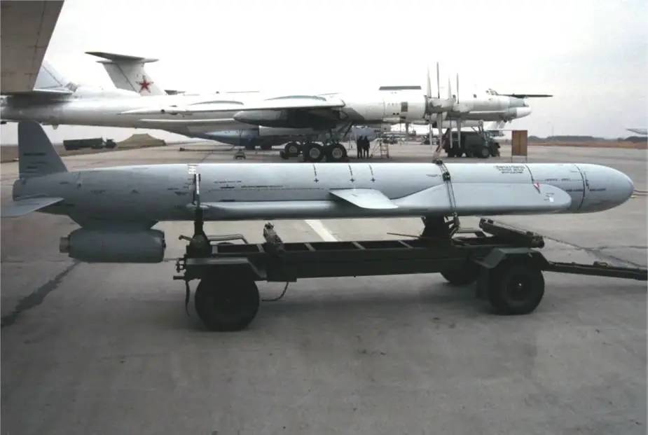 Kh 555 air launched subsonic cruise missile Russia 925 001